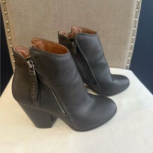Elegant Charcoal Ankle Booties with Zipper Detail